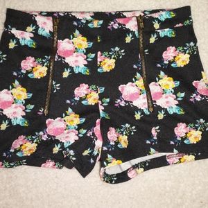 Charlotte Russe stretchy floral shorts size small